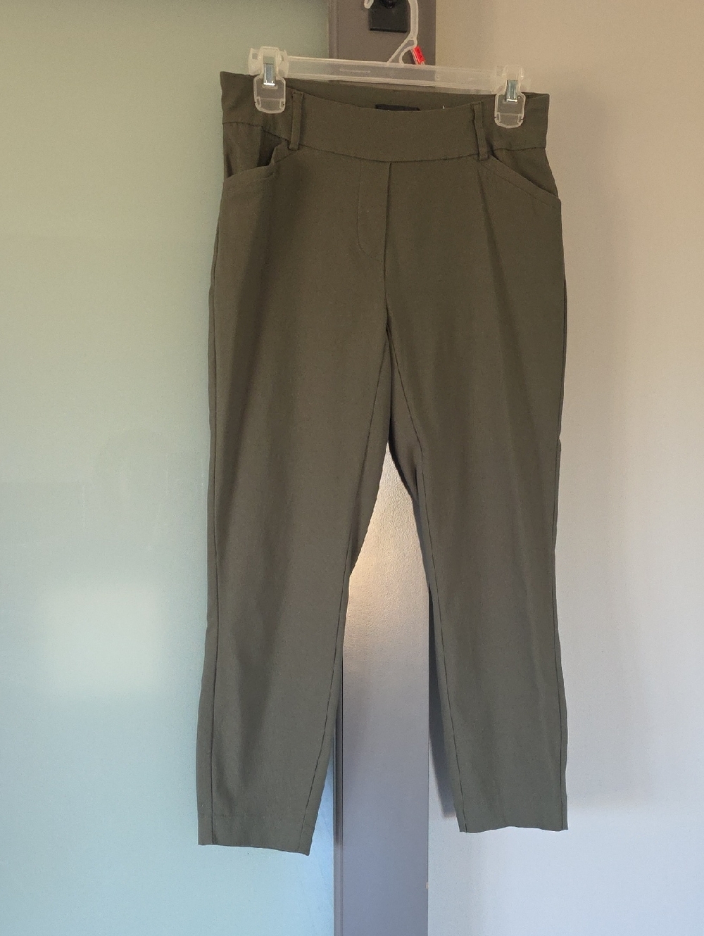 Reitmans Size 6 Petite Olive Green Crop Pants